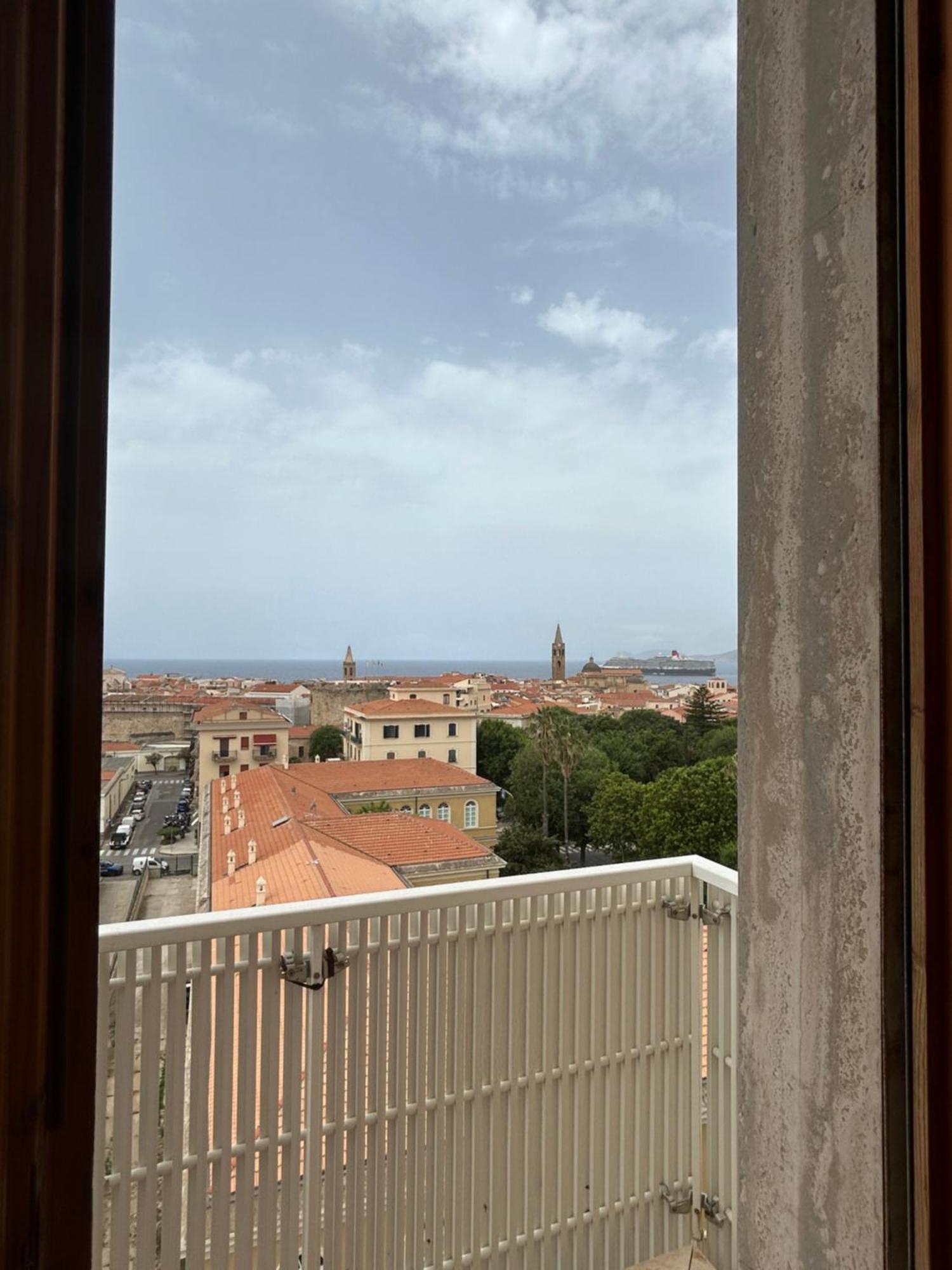 Nura's - Penthouse Antonietta With View Appartement *